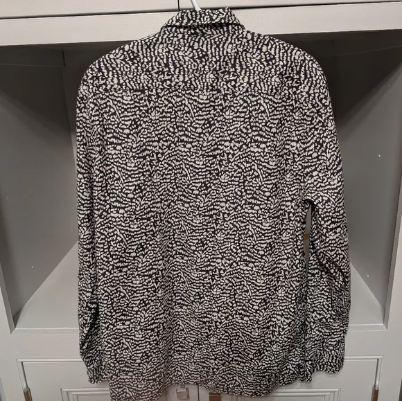 Ted Baker Men's L print for your wild side. Button detail gorgeous - Picture 7 of 15